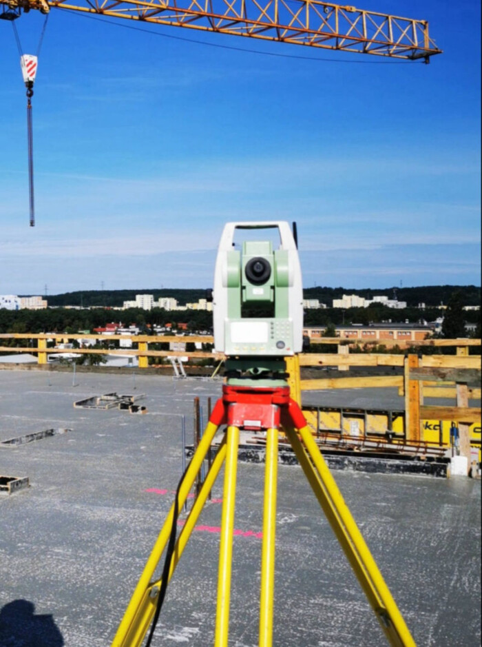 Tachimetr Leica TS09